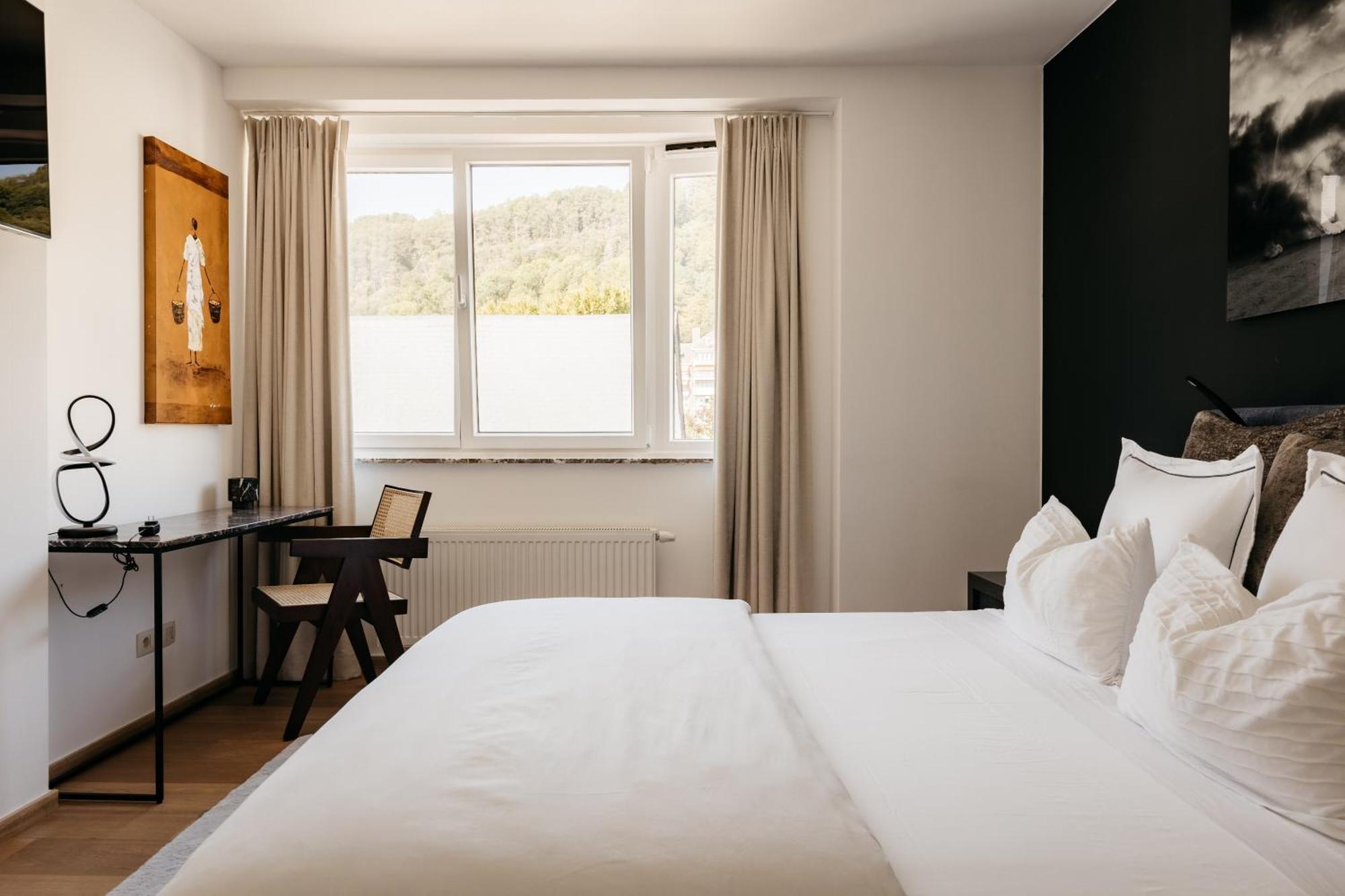 The Edgewater Suites - Park View Namur Eksteriør bilde